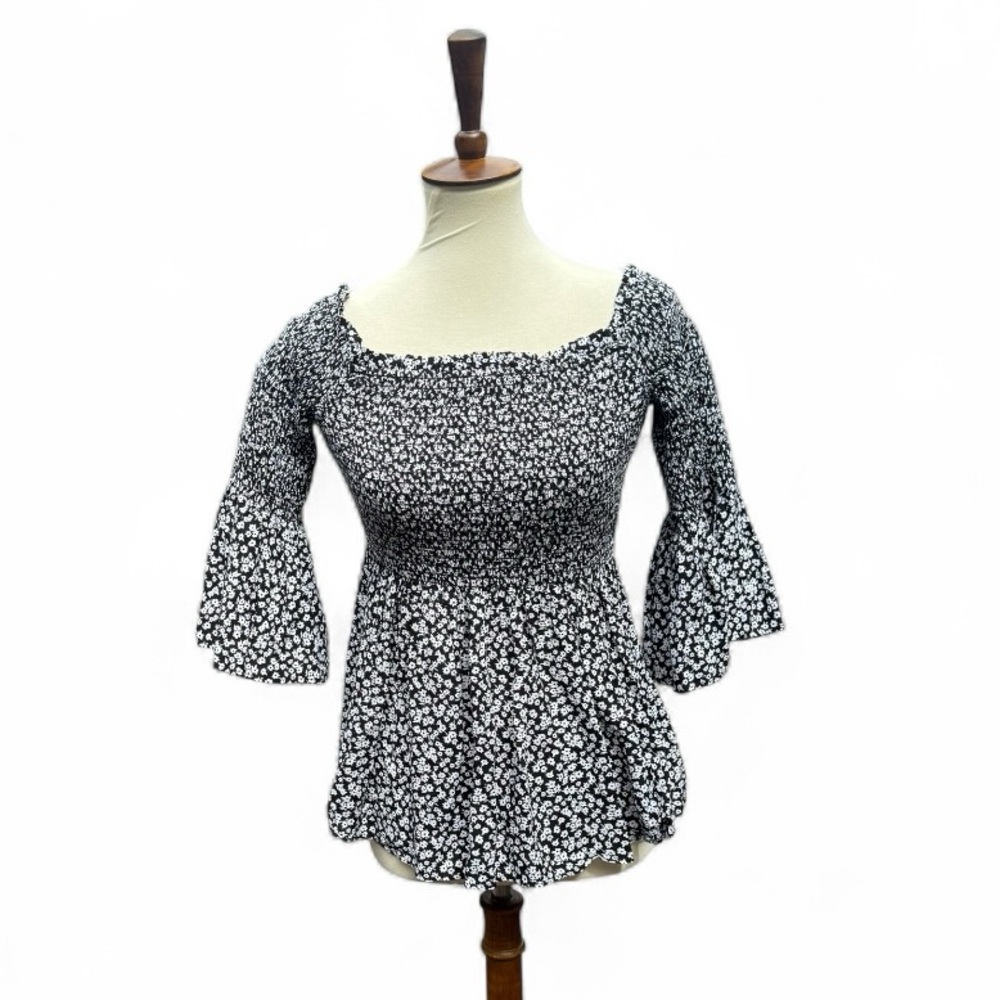 Forever 21 Black and White Blouse Size S